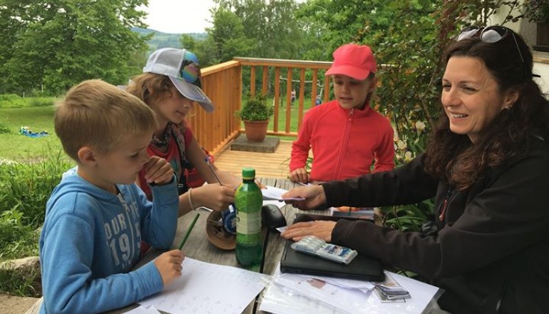 Bilingvní škola v přírodě 2019: výuka pod širým nebem, sport i hry od rána do večera.