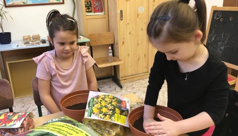 Díky nadšenému úsilí žáků a žákyň nultého ročníku přišlo jaro do školy Cesta k úspěchu opět v předstihu.